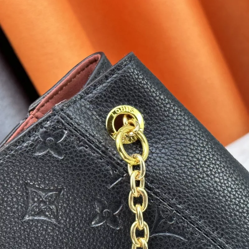 Affordable 1783 Louis Vuitton AAA Quality Messenger Bags For Women