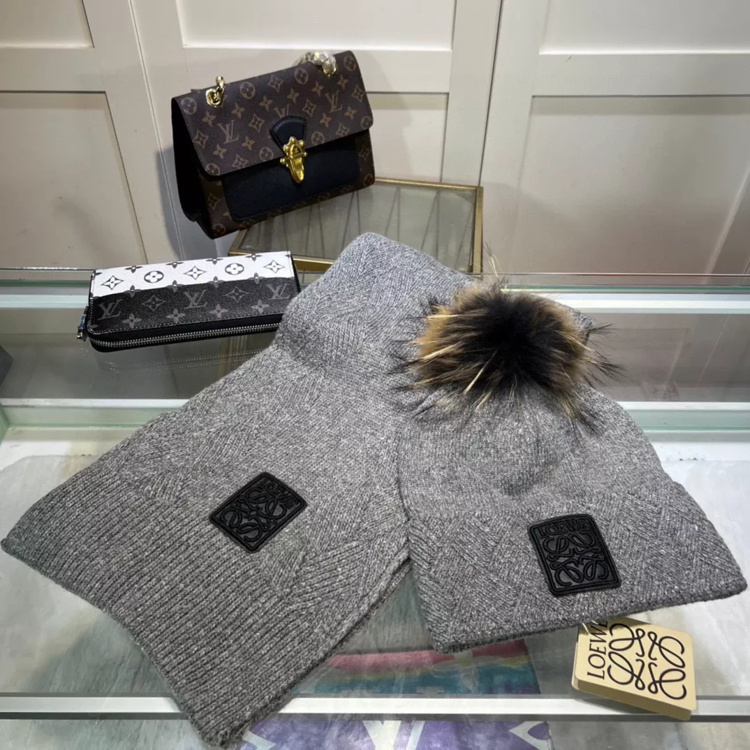 Affordable 1874 LOEWE Hat and Scarf Set