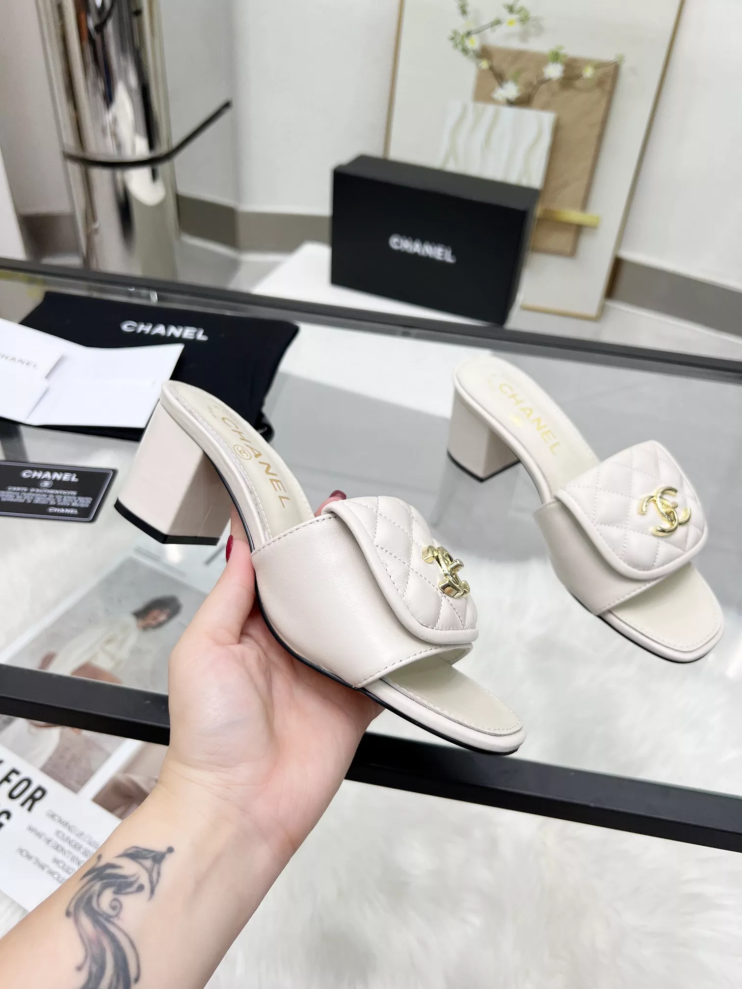 Affordable 2093 Chanel Slippers For Women