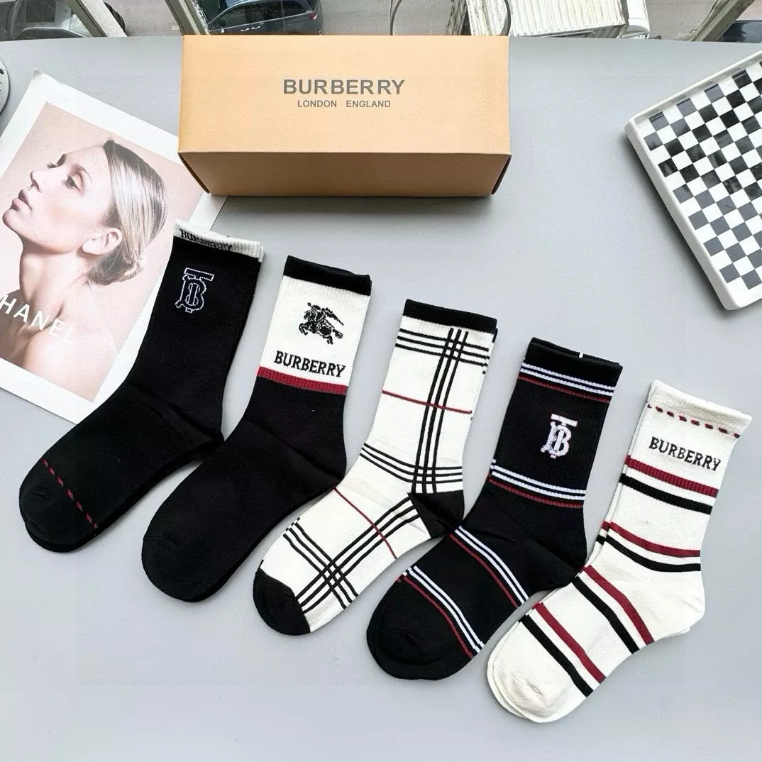 Affordable 2275 Burberry Socks