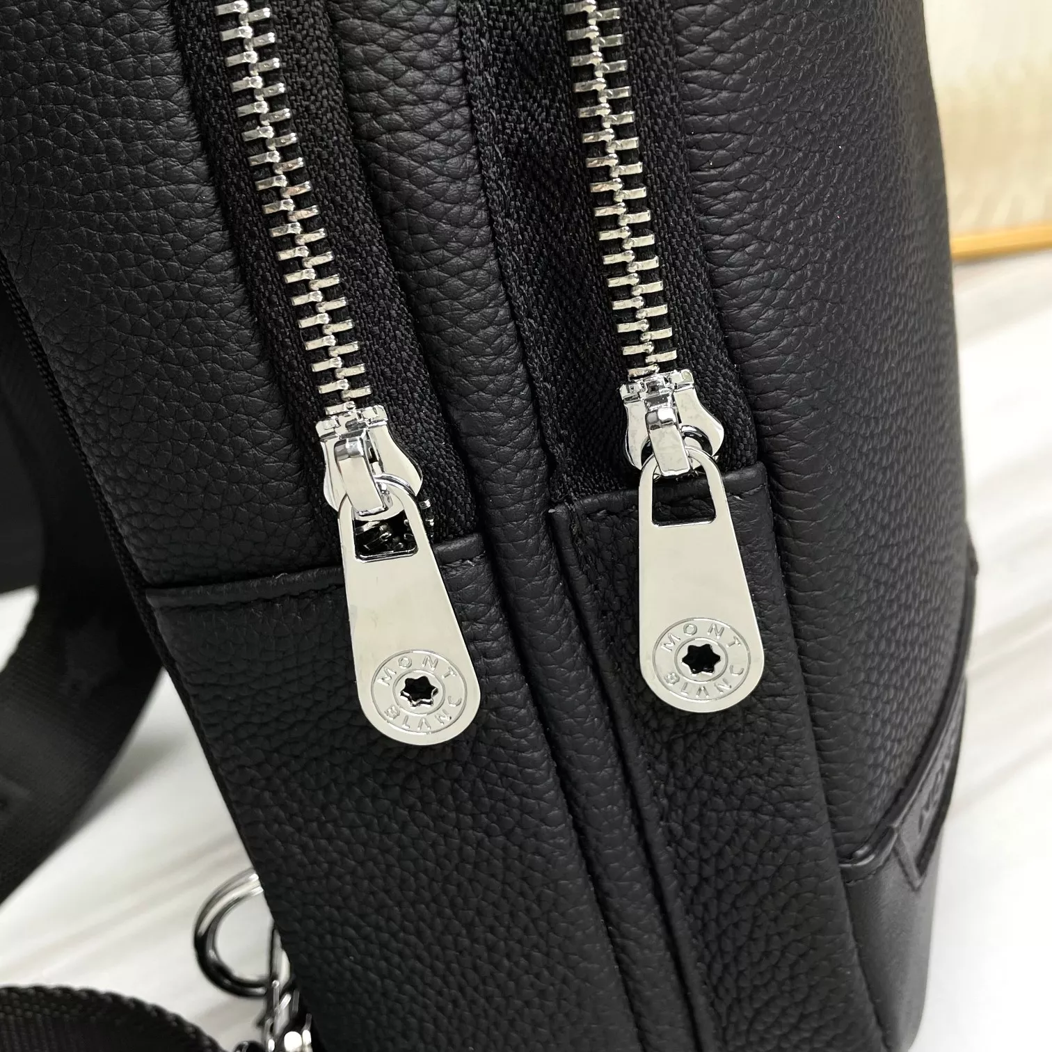 Affordable 233 Mont Blanc AAA Man Messenger Bags