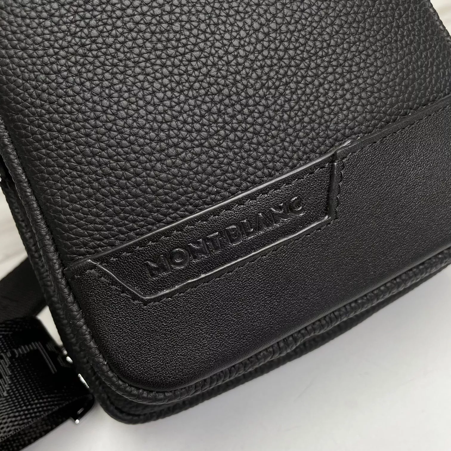 Affordable 233 Mont Blanc AAA Man Messenger Bags