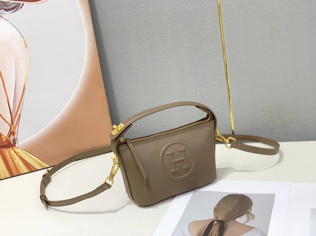 Affordable 238 Hermes AAA Quality Messenger Bags For Women
