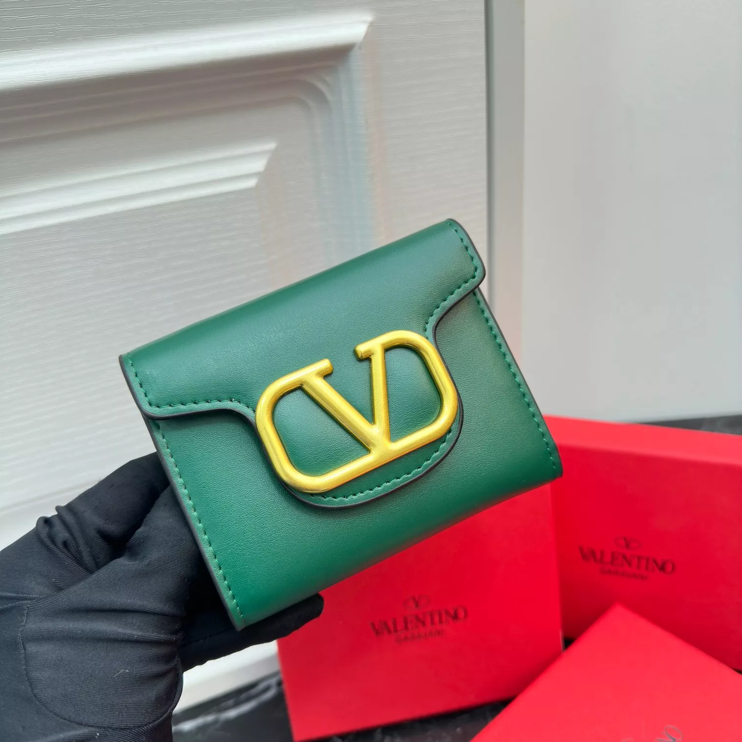 Affordable 246 Valentino Wallets For Women