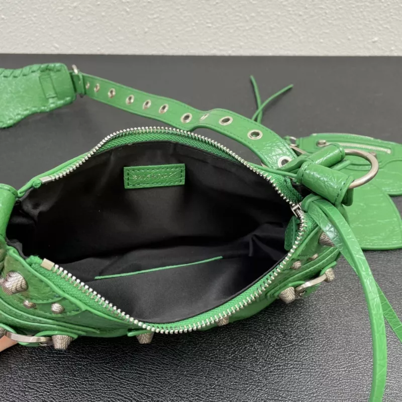 Affordable 2840 Balenciaga AAA Quality Messenger Bags For Women