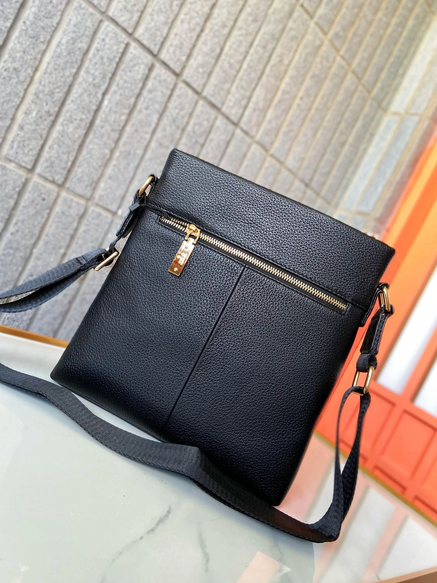 Affordable 2931 Gucci AAA Man Messenger Bags