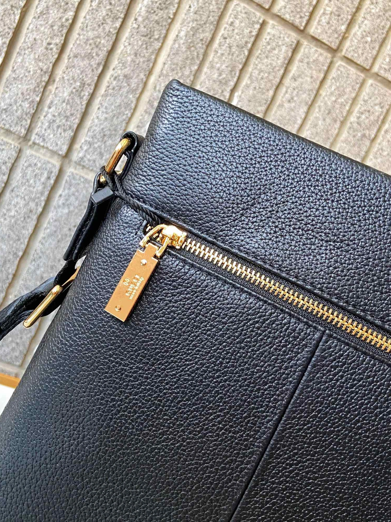 Affordable 2931 Gucci AAA Man Messenger Bags