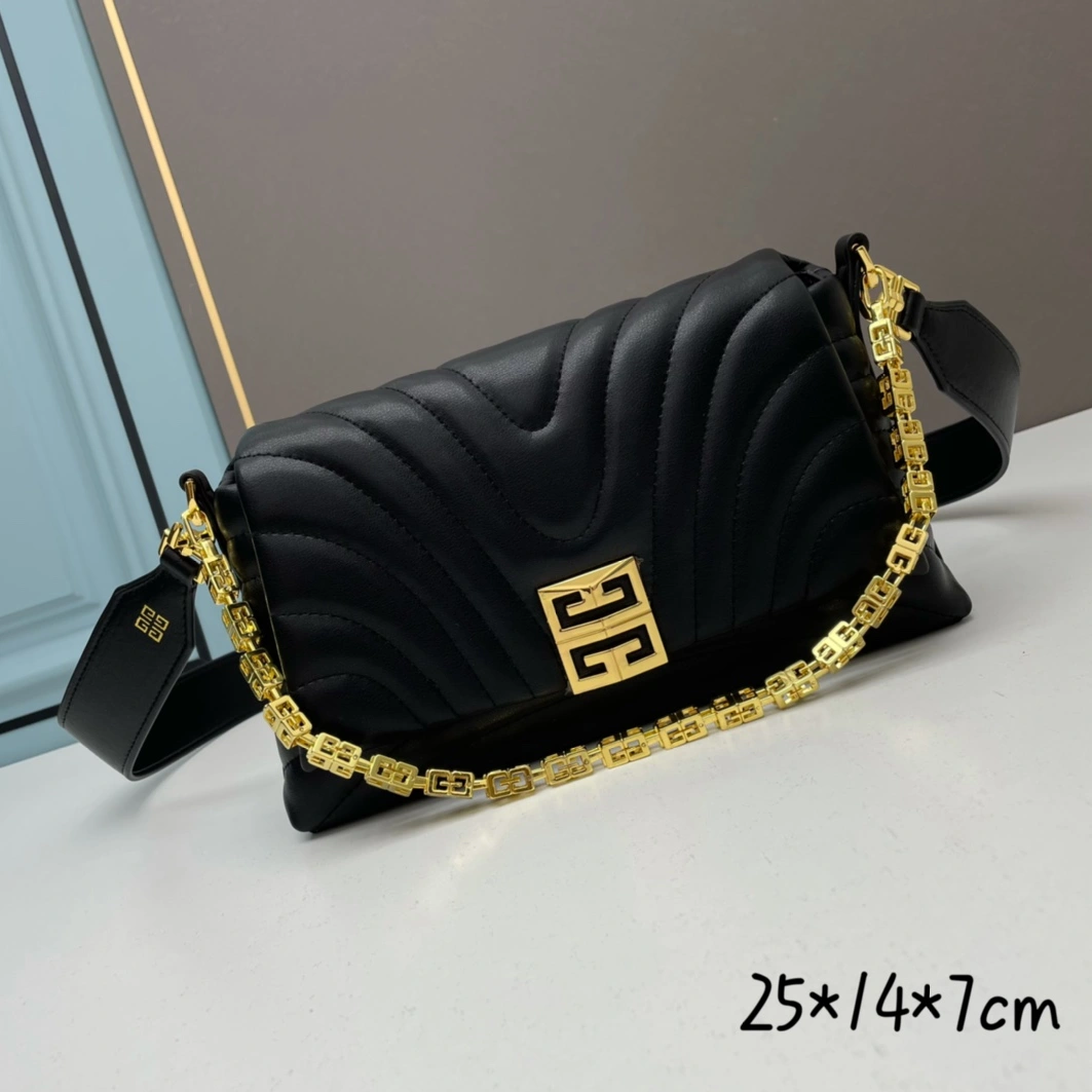 Affordable 3186 Givenchy AAA Quality Messenger Bags For Women