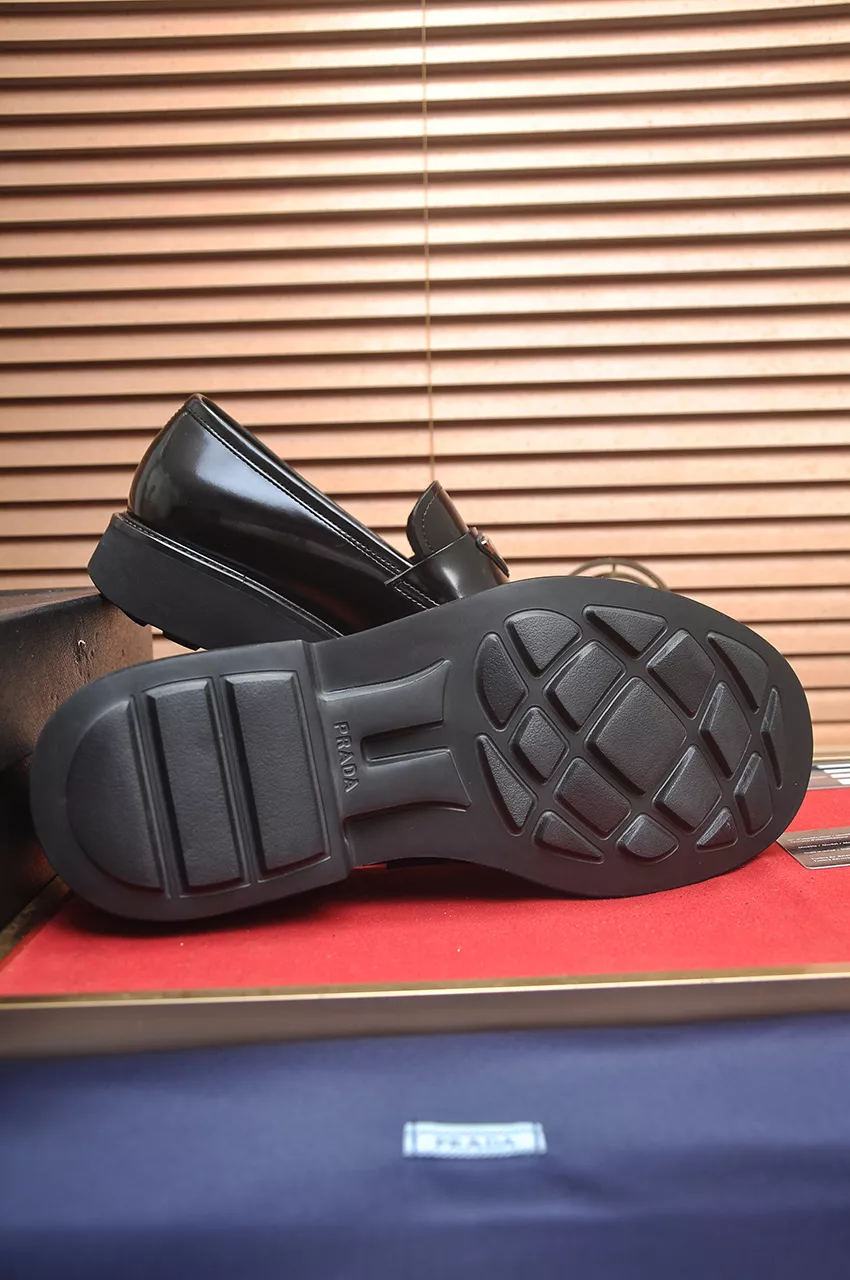 Affordable 325 Prada Leather Shoes For Men