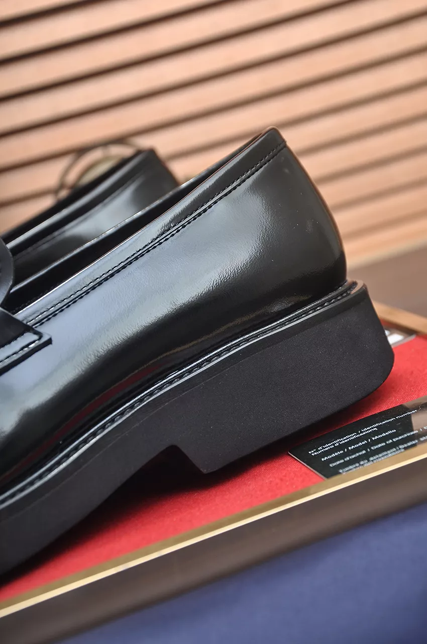 Affordable 325 Prada Leather Shoes For Men