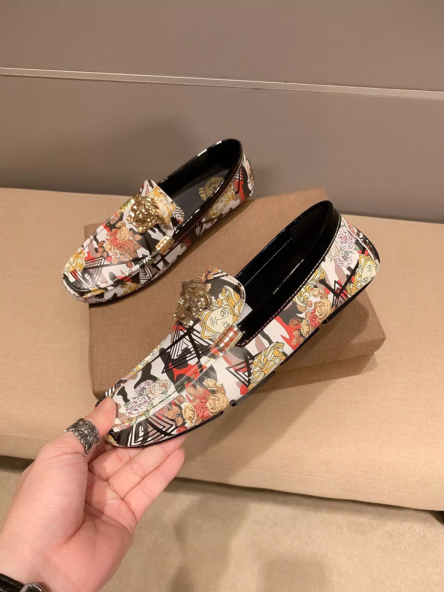 Affordable 3695 Versace Leather Shoes For Men