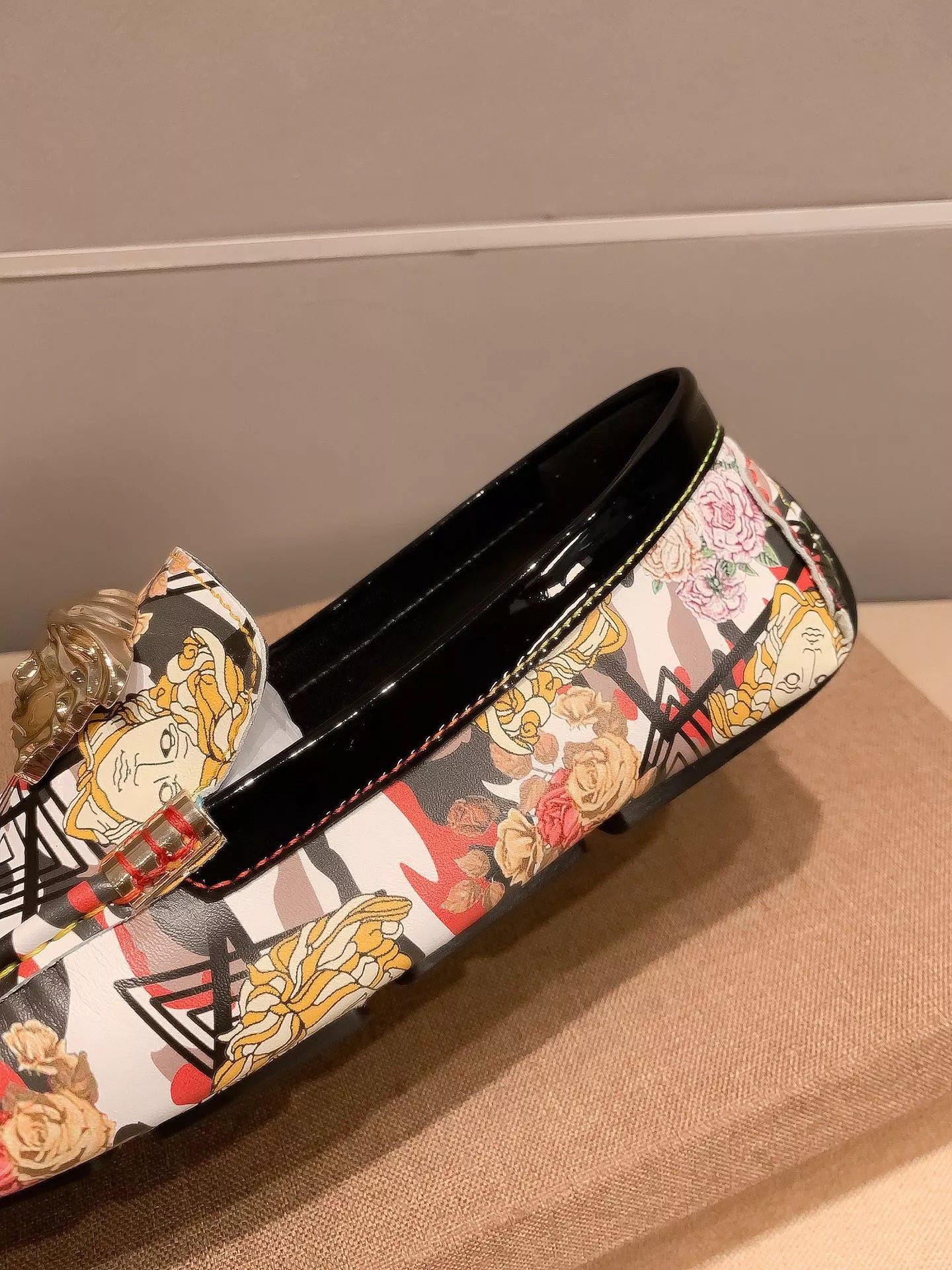 Affordable 3695 Versace Leather Shoes For Men