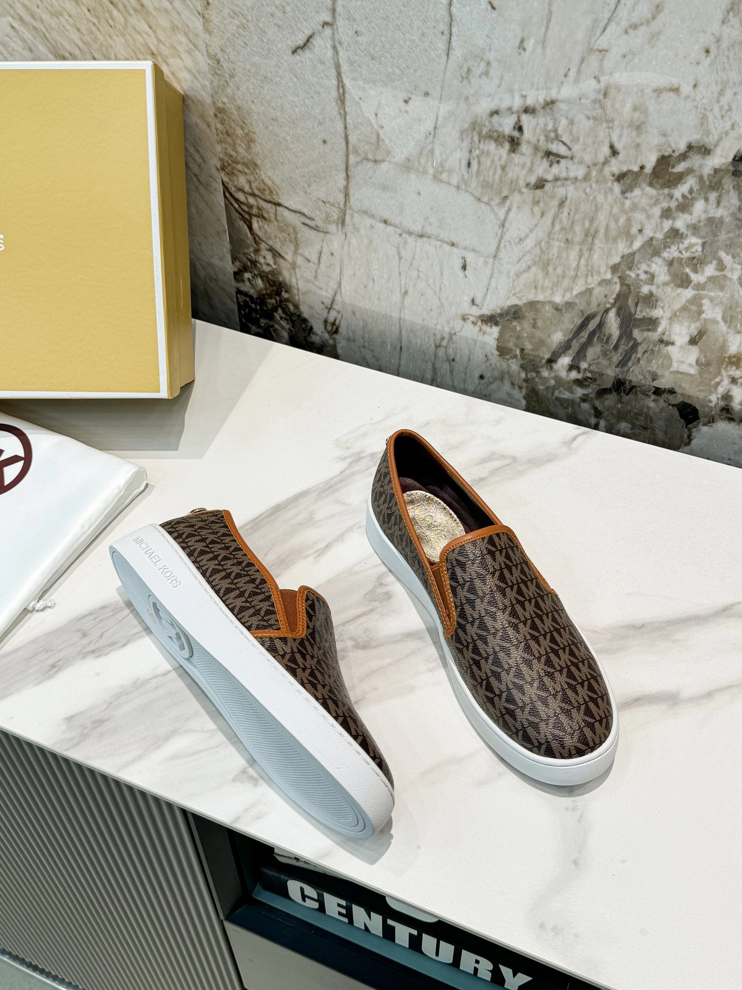 Affordable 3910 Michael Kors Casual Shoes For Women