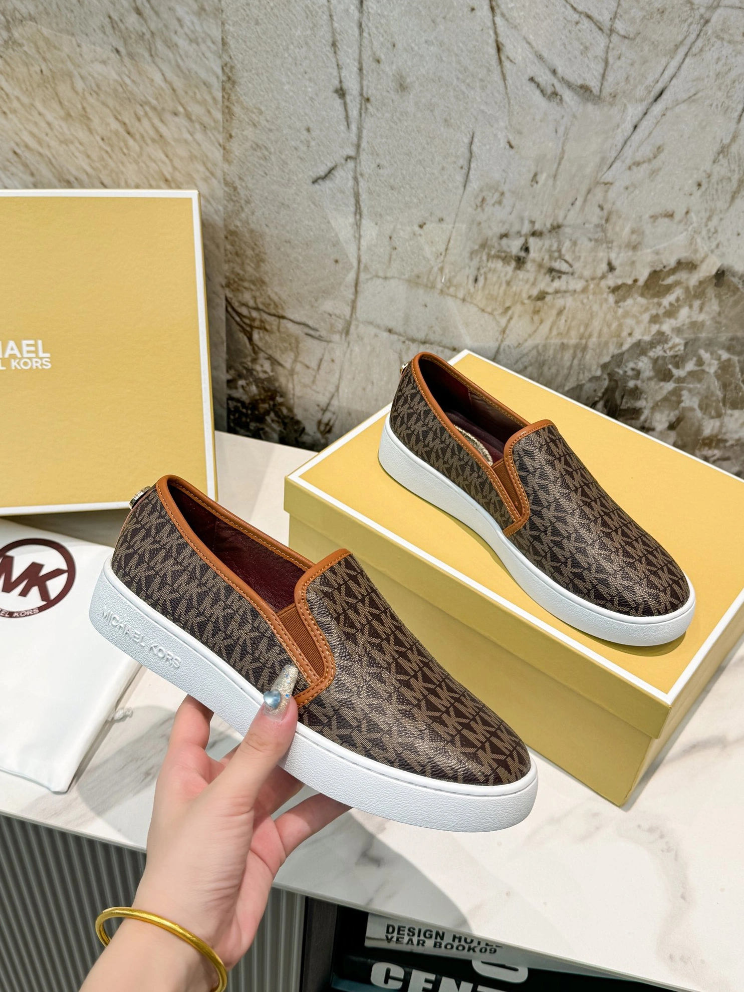 Affordable 3910 Michael Kors Casual Shoes For Women