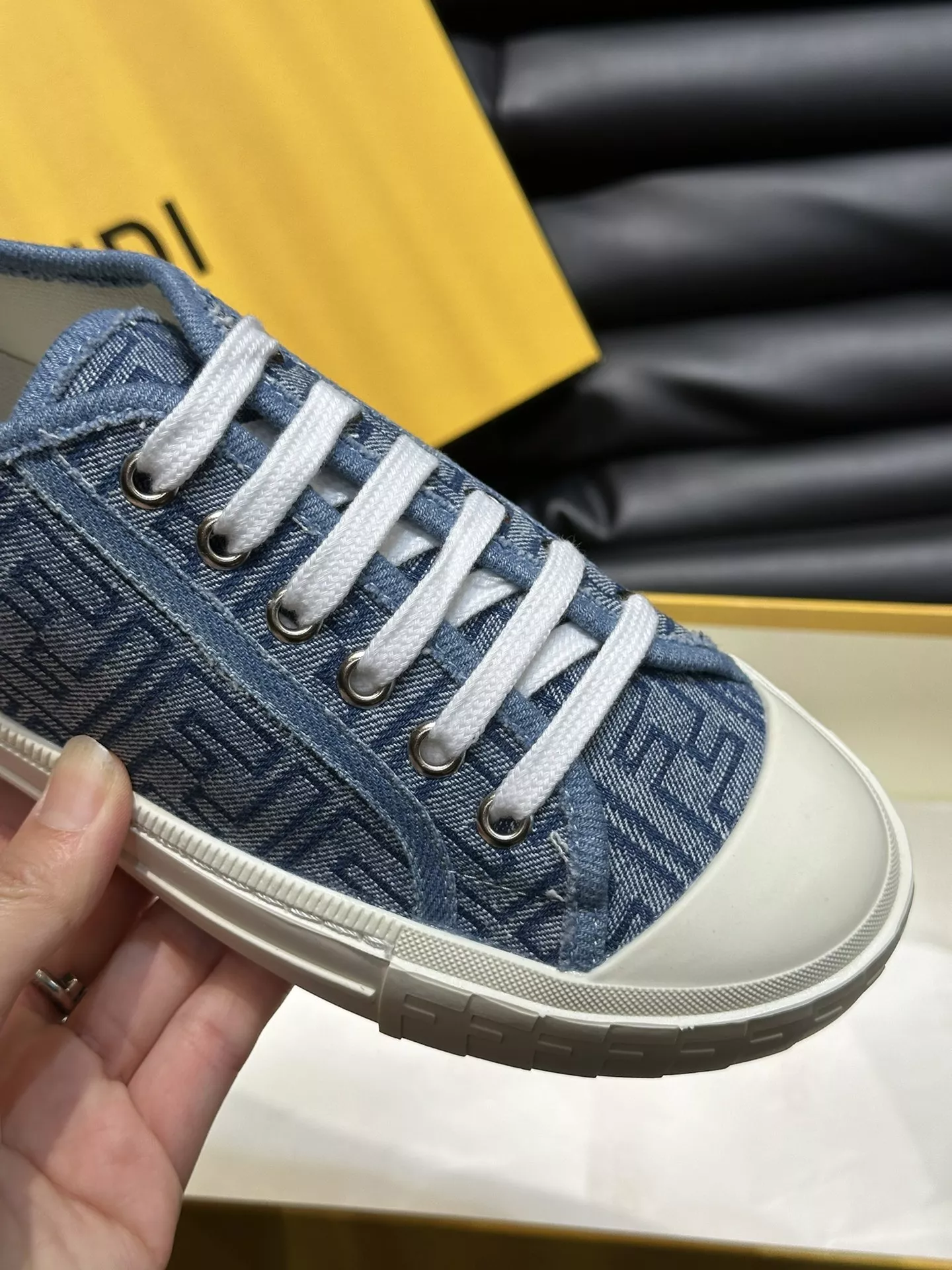 Affordable 4279 Fendi Casual Shoes For Men
