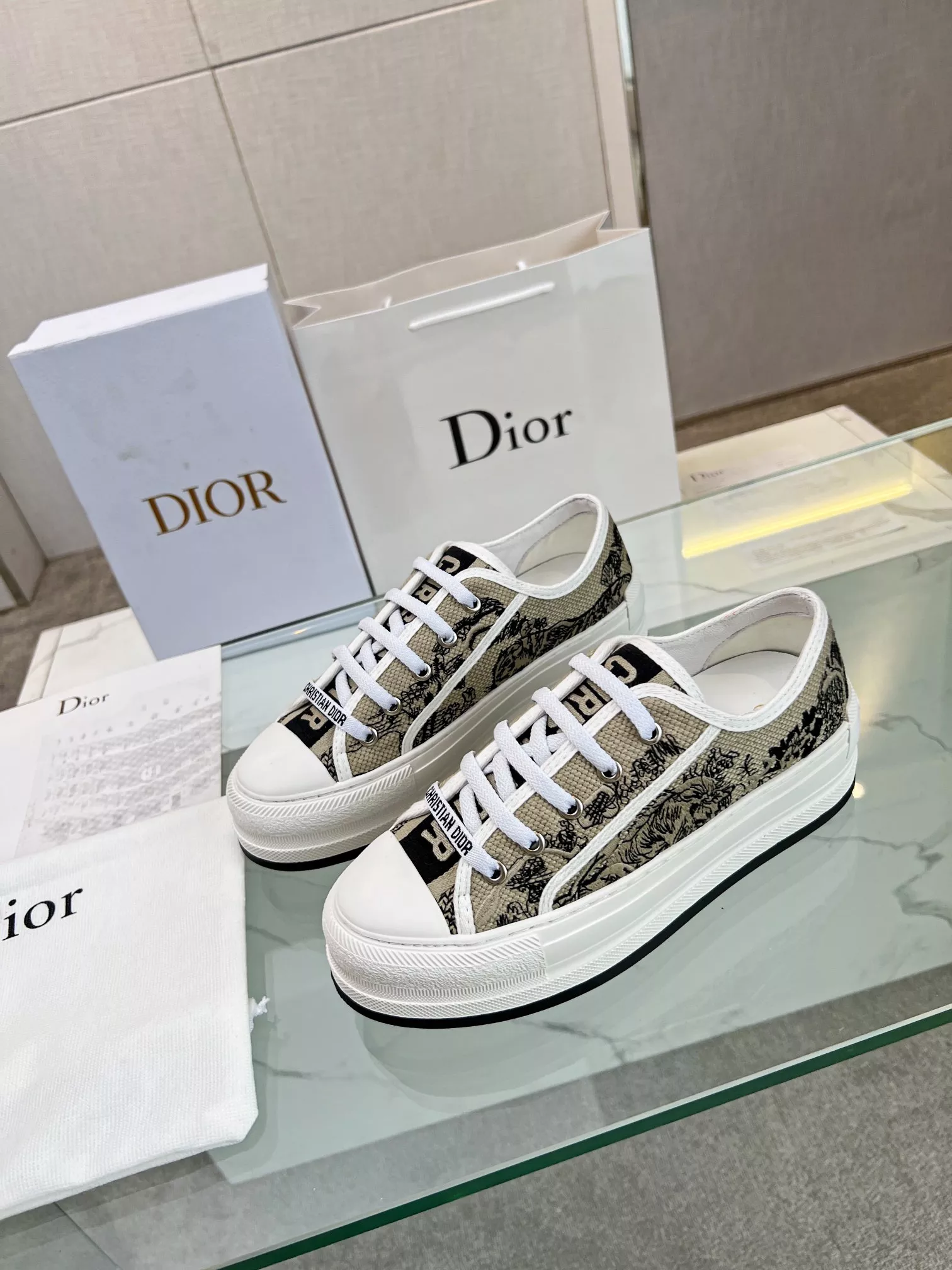 Affordable 4312 Christian Dior Casual Shoes For Women