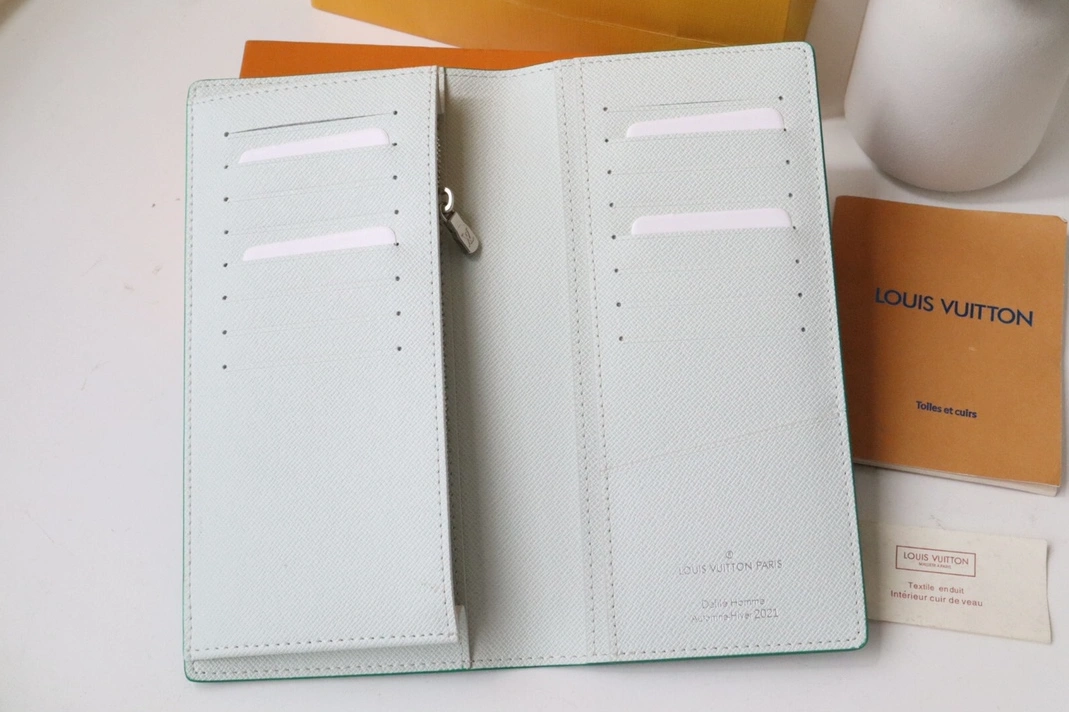 Affordable 4664 Louis Vuitton AAA Quality Wallets