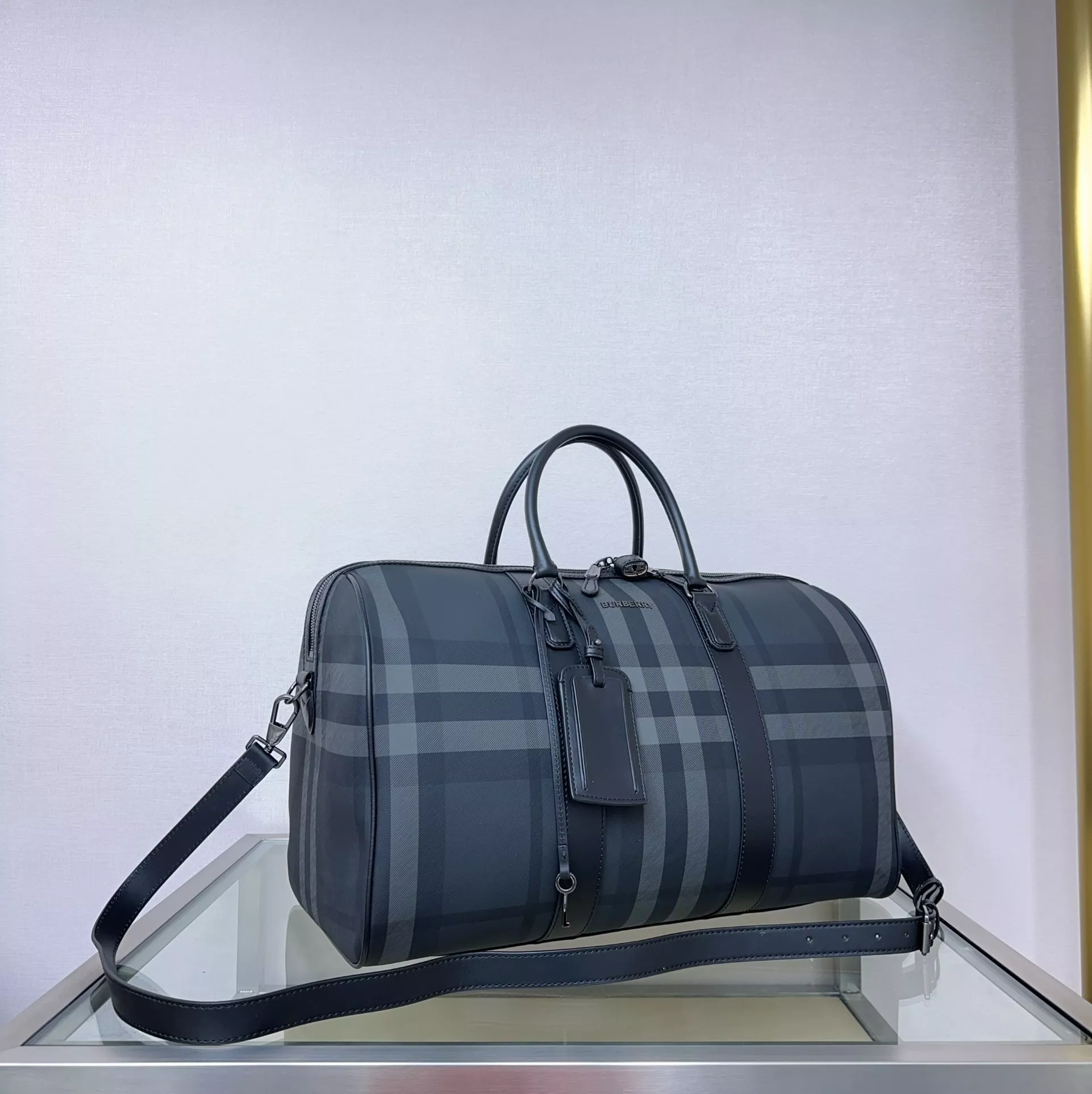 Affordable 4685 Burberry Travel Bags