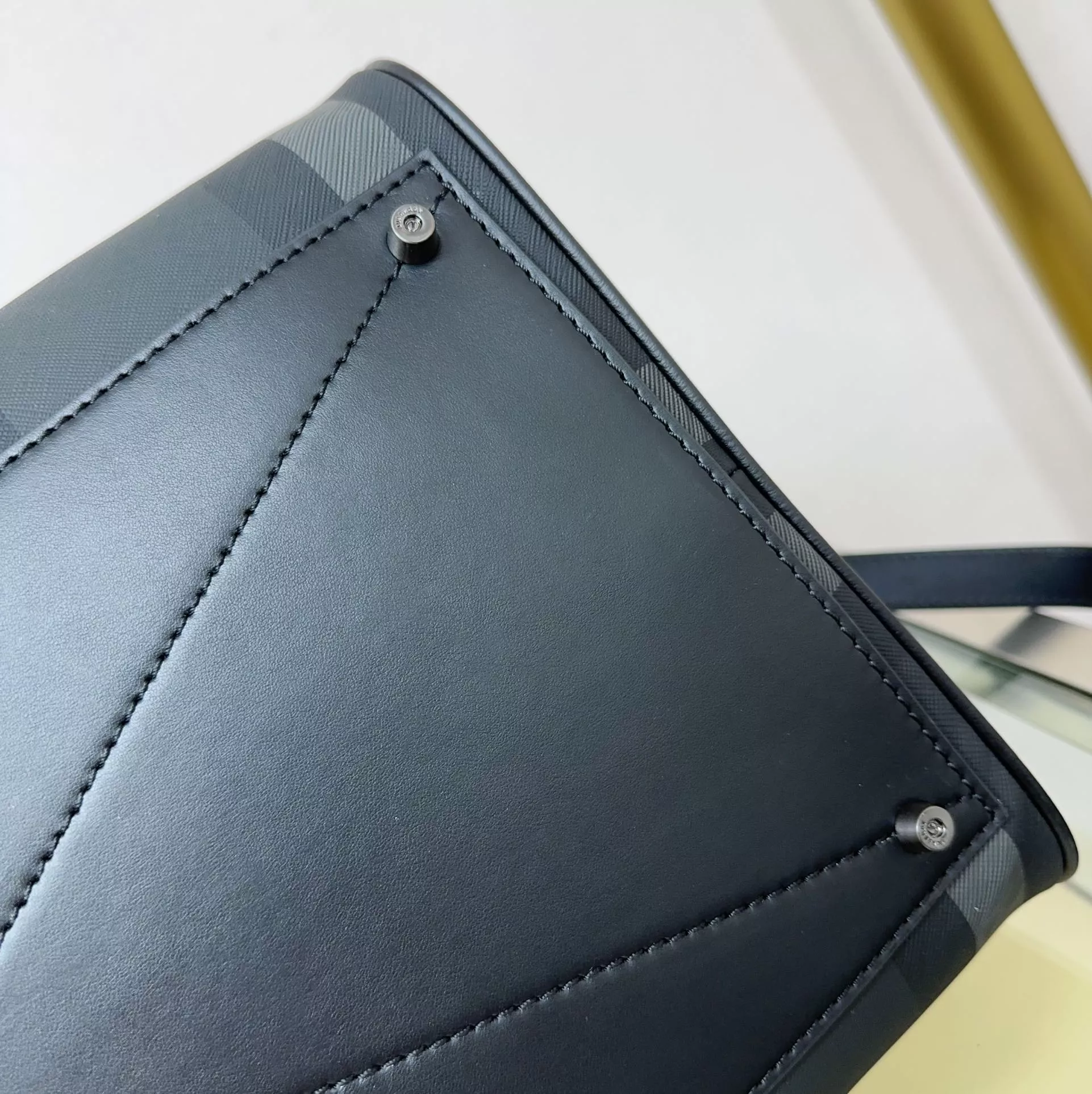 Affordable 4685 Burberry Travel Bags