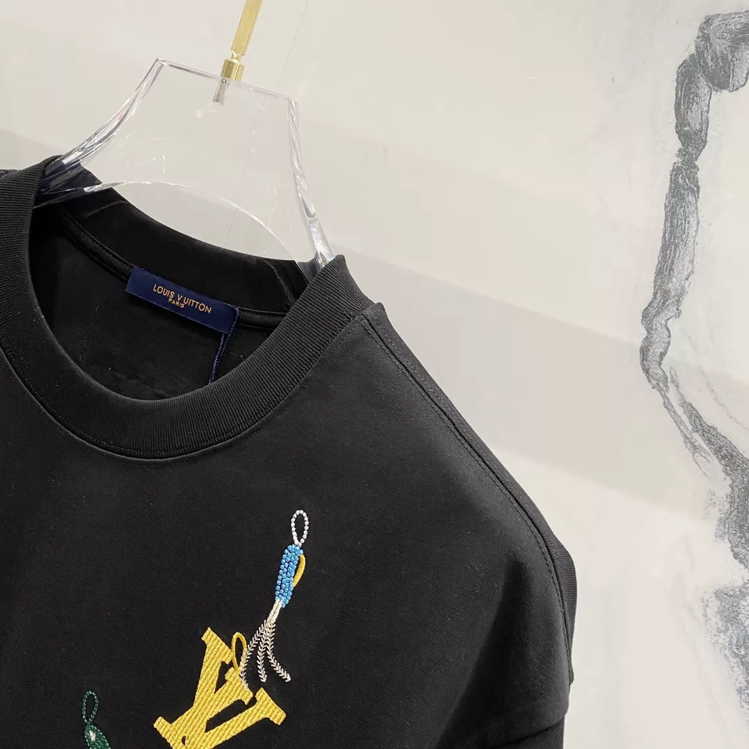 Affordable 4914 Louis Vuitton LV T-Shirts Short Sleeved For Unisex