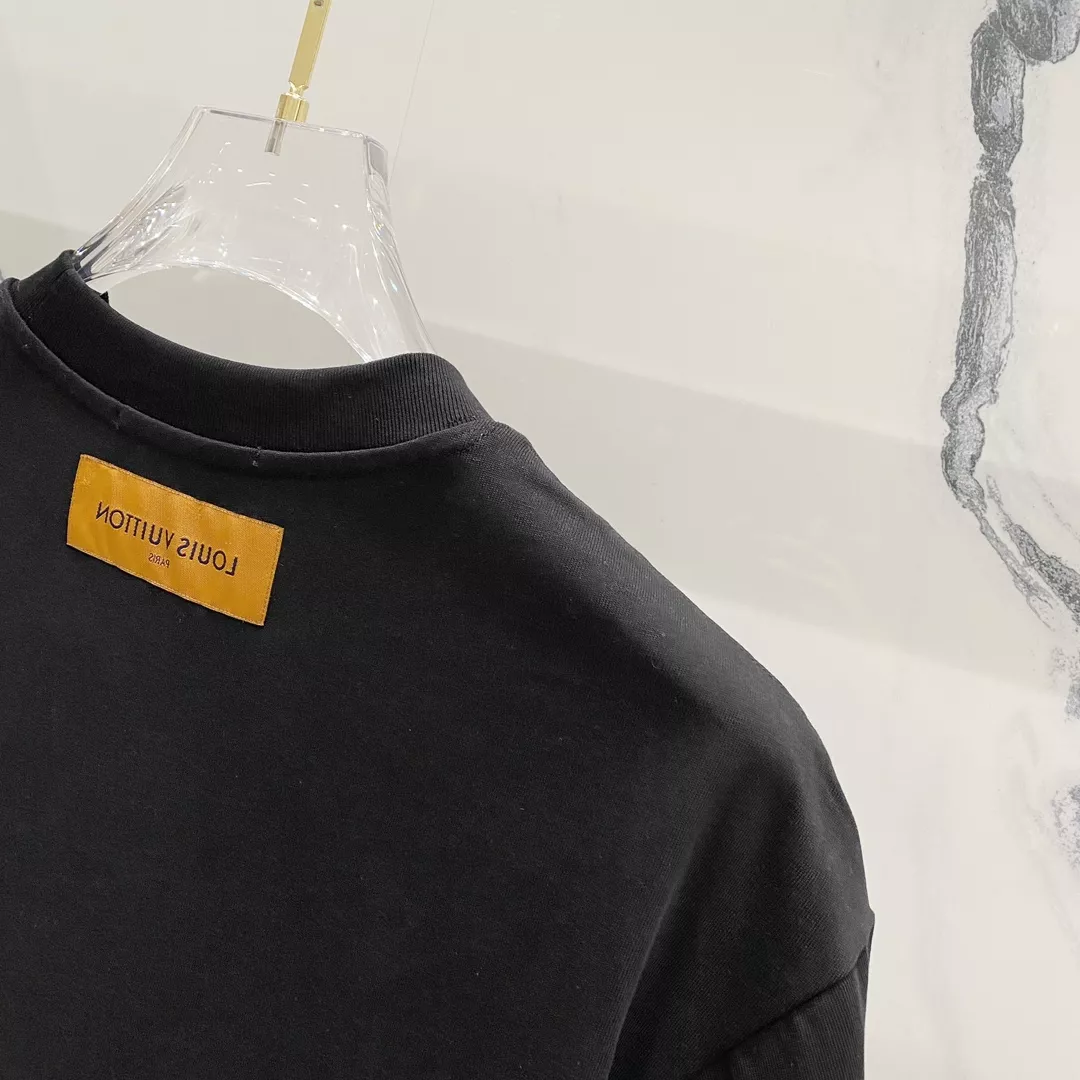 Affordable 4914 Louis Vuitton LV T-Shirts Short Sleeved For Unisex