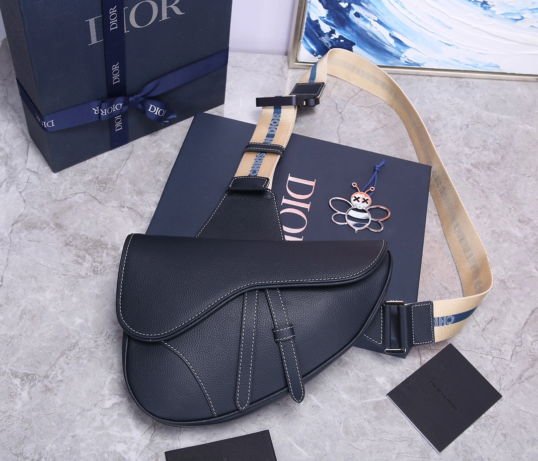 Affordable 4922 Christian Dior AAA Man Messenger Bags