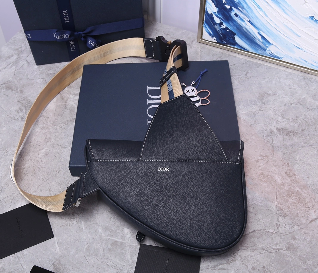 Affordable 4922 Christian Dior AAA Man Messenger Bags