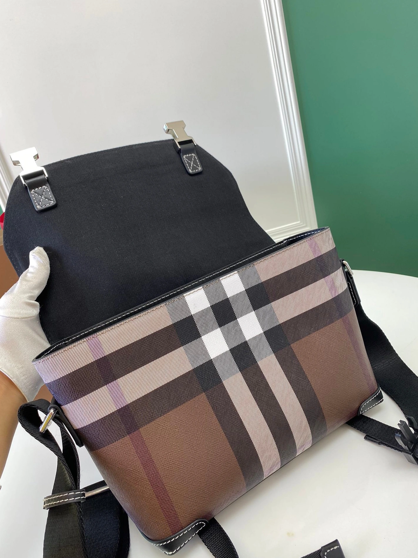 Affordable 5007 Burberry AAA Man Messenger Bags
