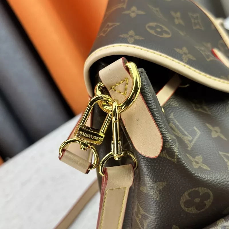 Affordable 5114 Louis Vuitton AAA Quality Messenger Bags For Women