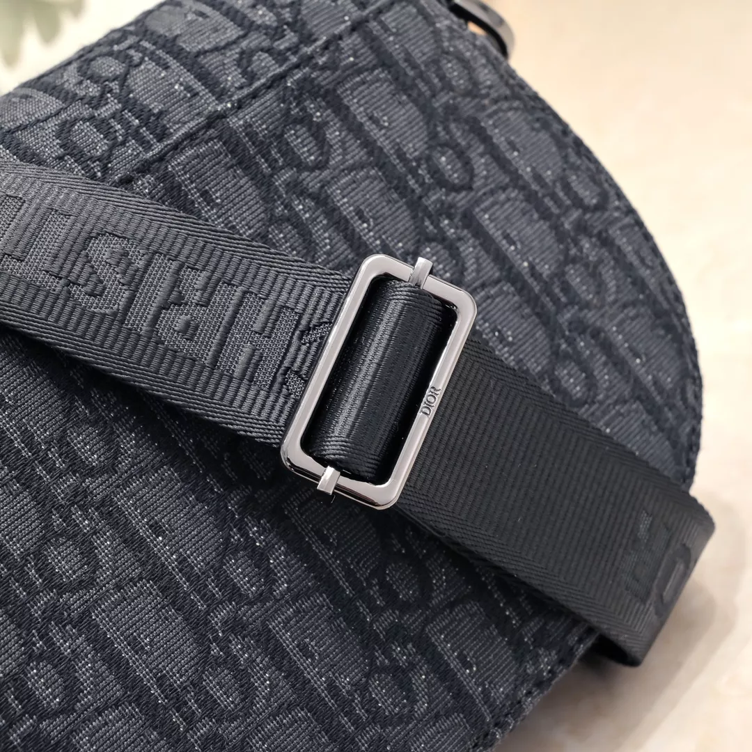 Affordable 5138 Christian Dior AAA Man Messenger Bags