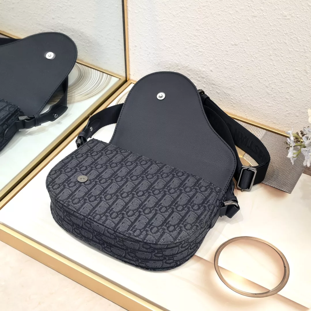 Affordable 5138 Christian Dior AAA Man Messenger Bags