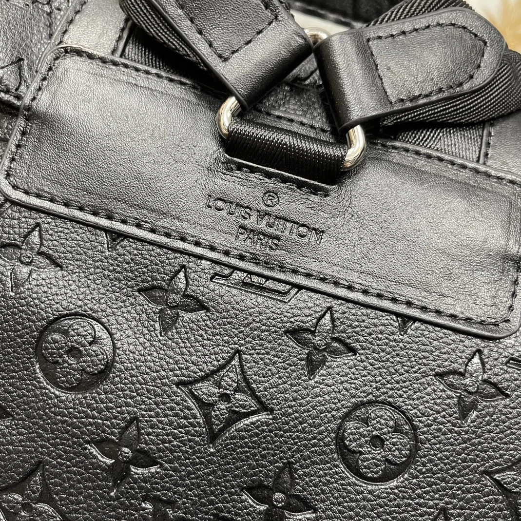 Affordable 5273 Louis Vuitton LV AAA Man Backpacks
