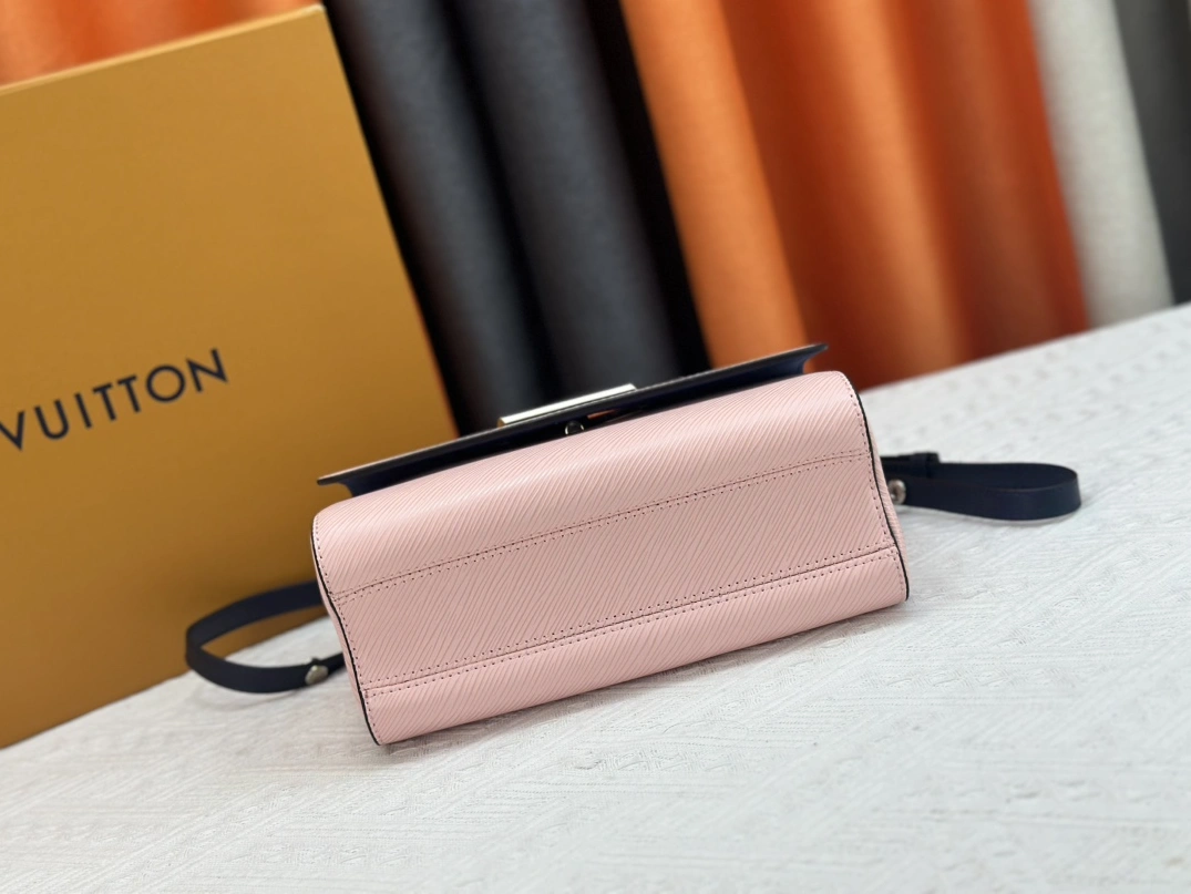 Affordable 5932 Louis Vuitton AAA Quality Messenger Bags For Women