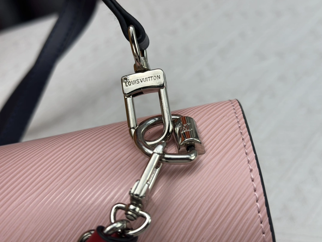 Affordable 5932 Louis Vuitton AAA Quality Messenger Bags For Women