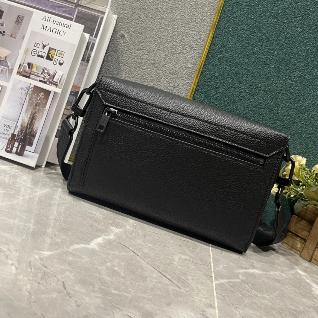Affordable 6035 Louis Vuitton AAA Man Messenger Bags