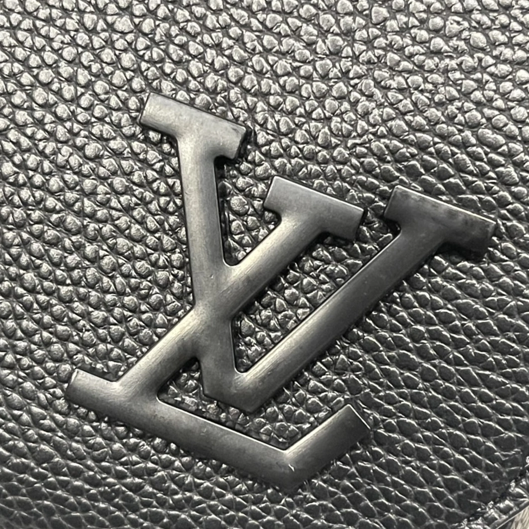 Affordable 6035 Louis Vuitton AAA Man Messenger Bags