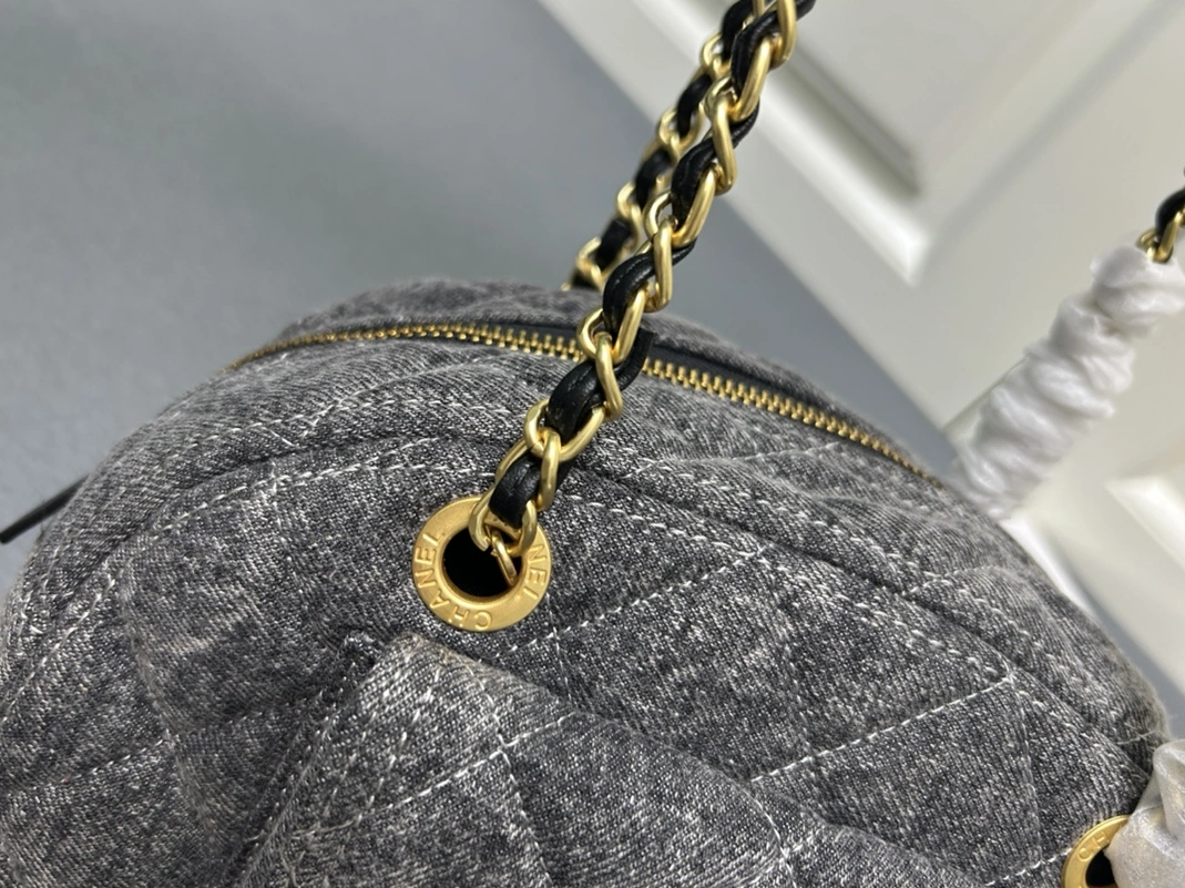 Affordable 6075 Chanel AAA Quality Shoulder Bags For Women