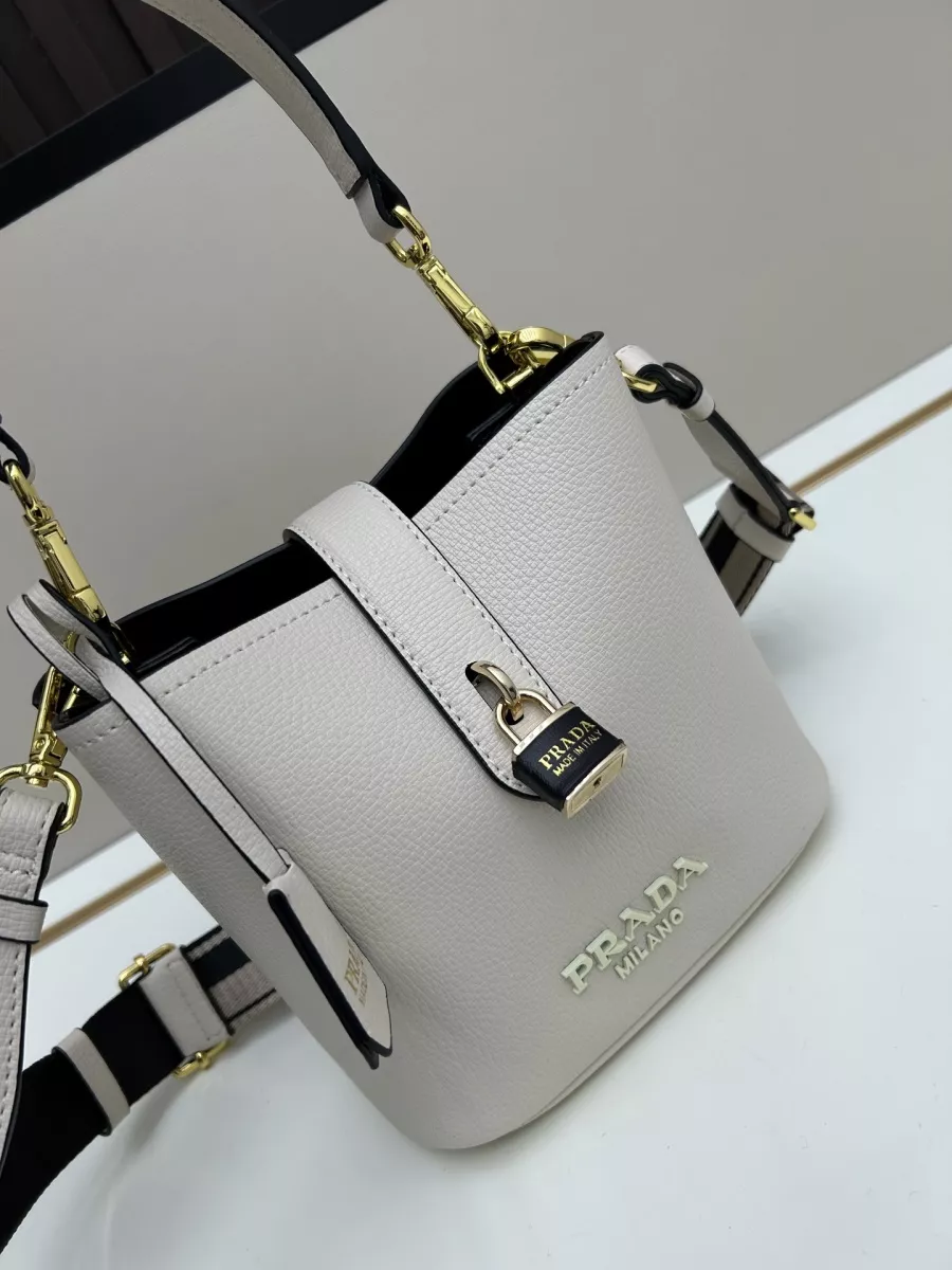 Affordable 6858 Prada AAA Quality Messenger Bags For Women