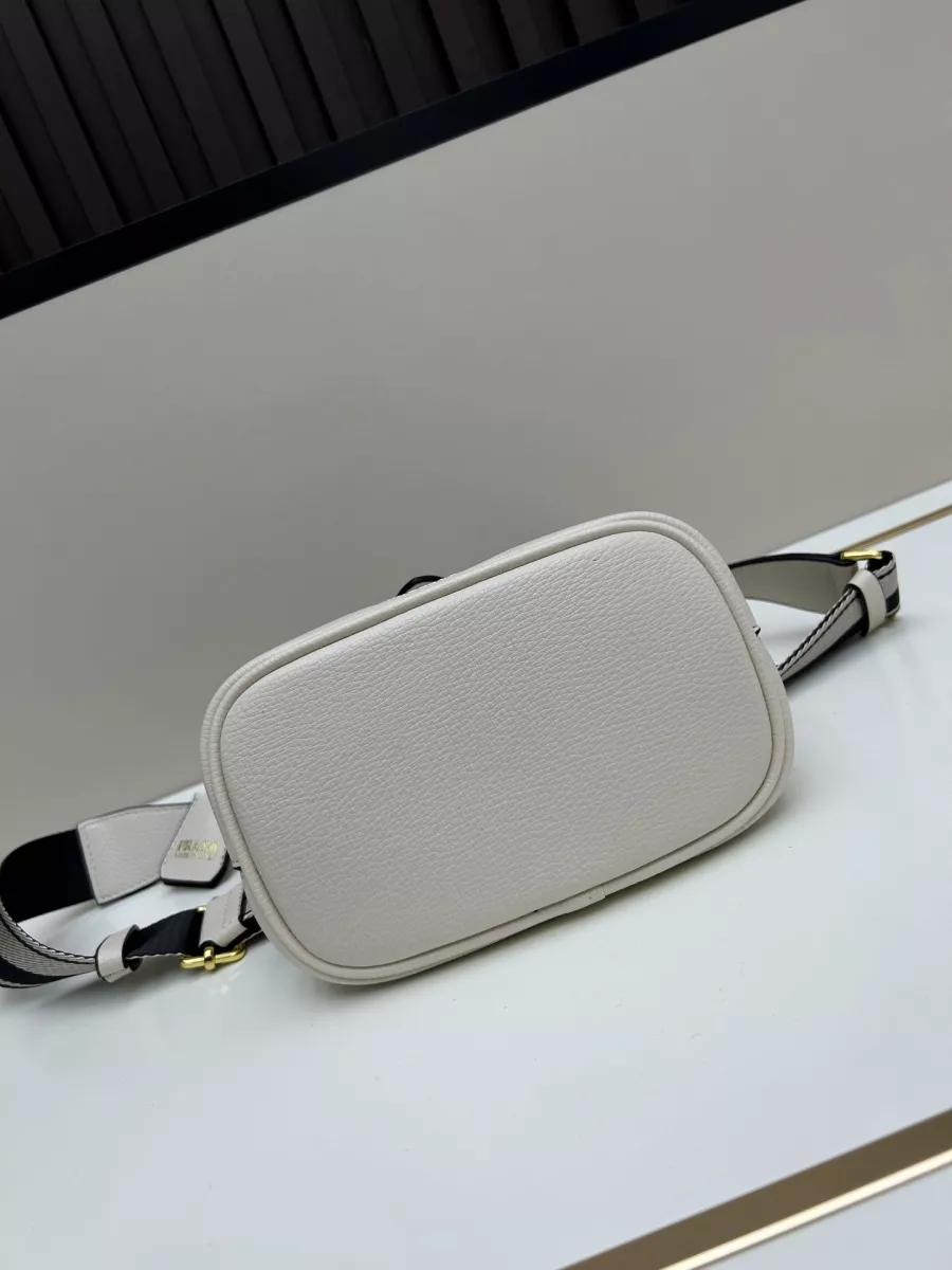 Affordable 6858 Prada AAA Quality Messenger Bags For Women