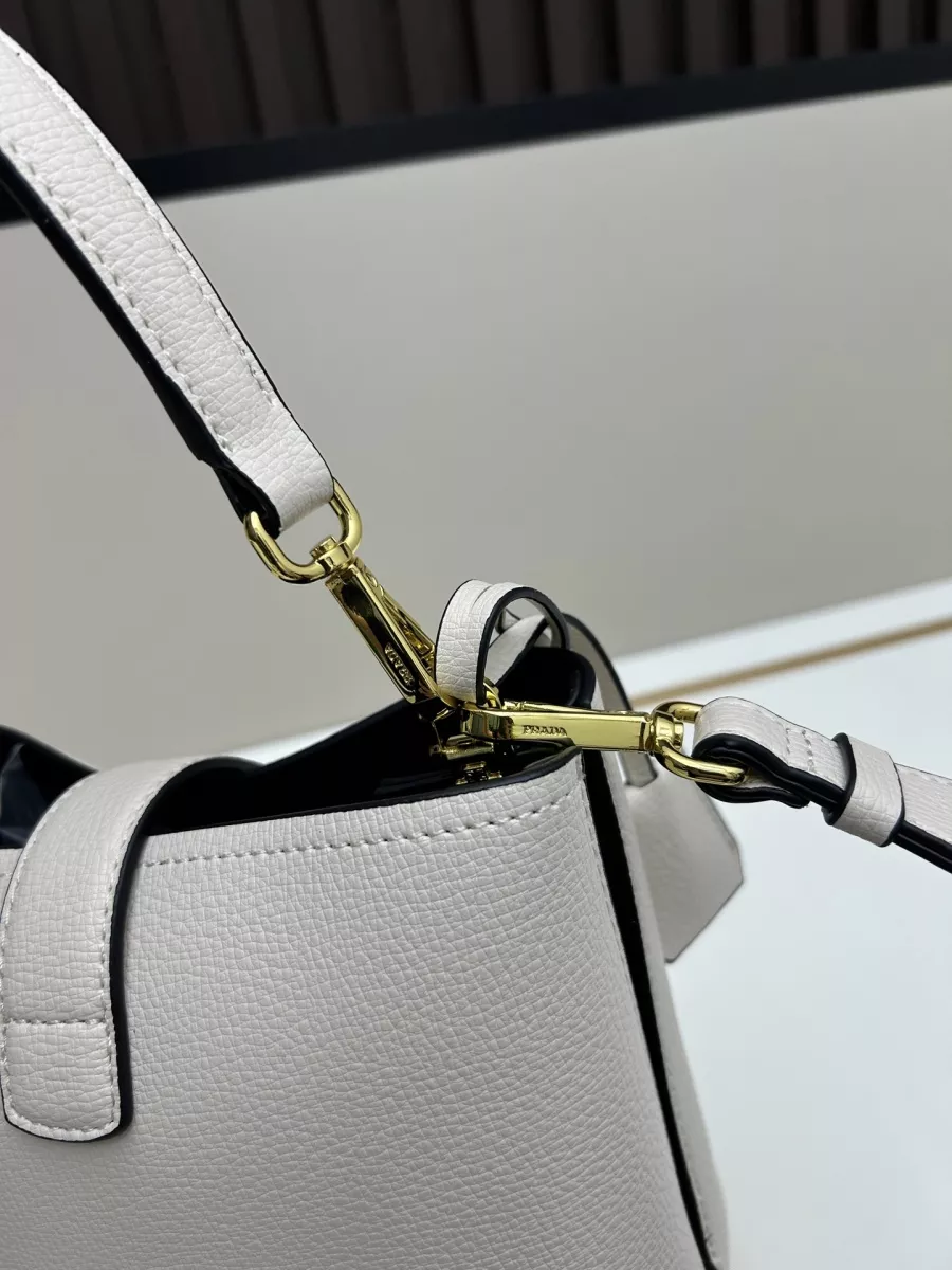 Affordable 6858 Prada AAA Quality Messenger Bags For Women