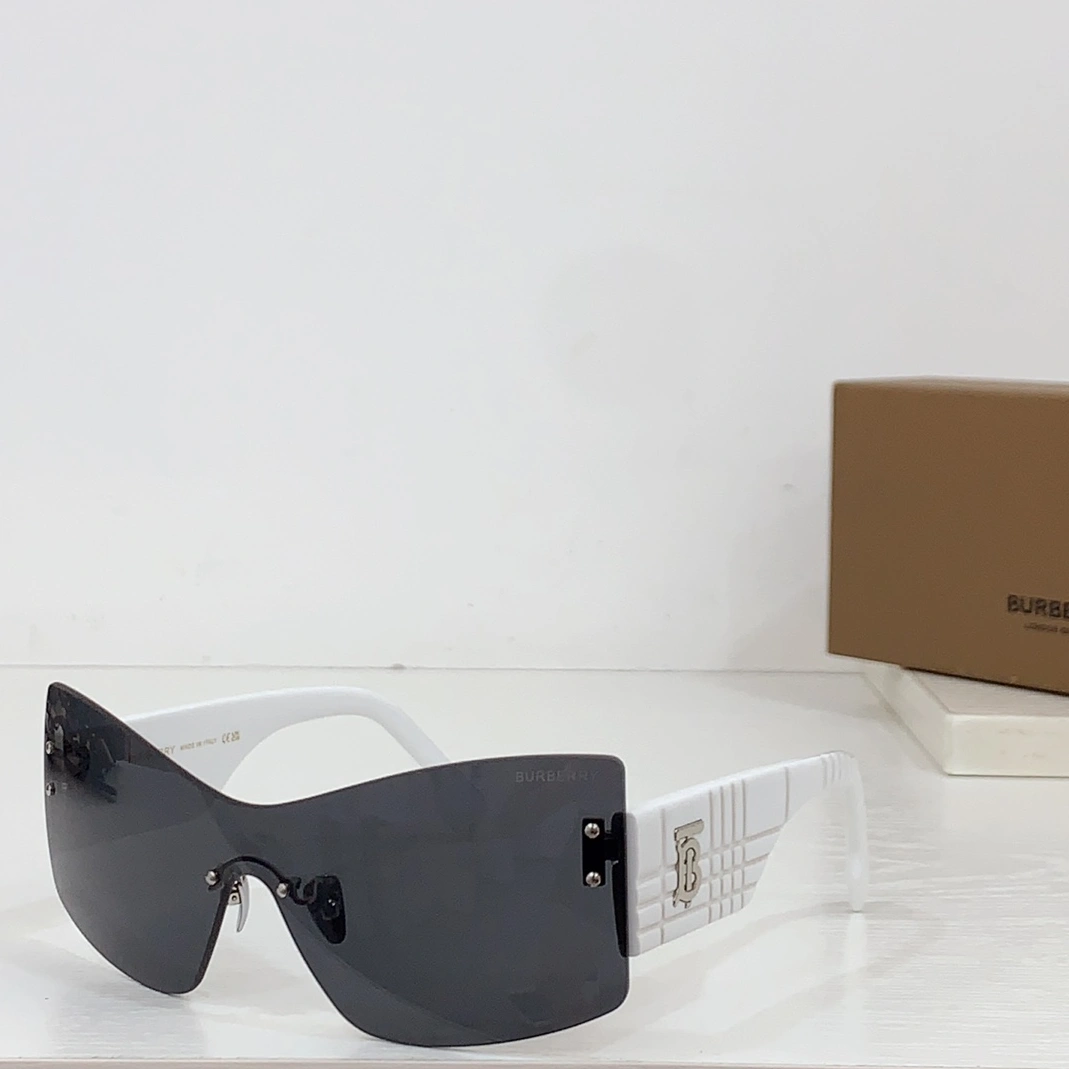 Affordable 7083 Burberry AAA Quality Sunglasses