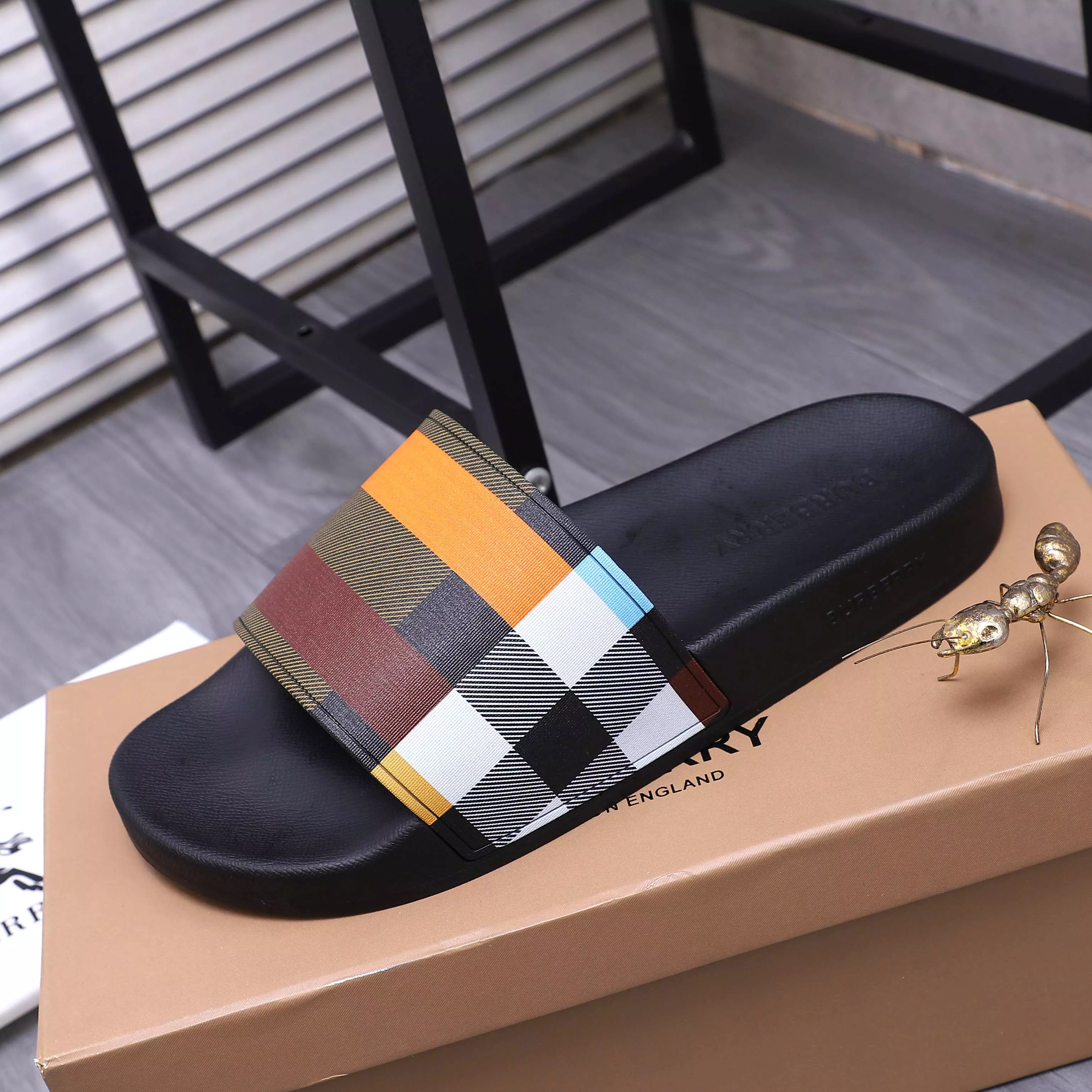Affordable 7582 Burberry Slippers For Men