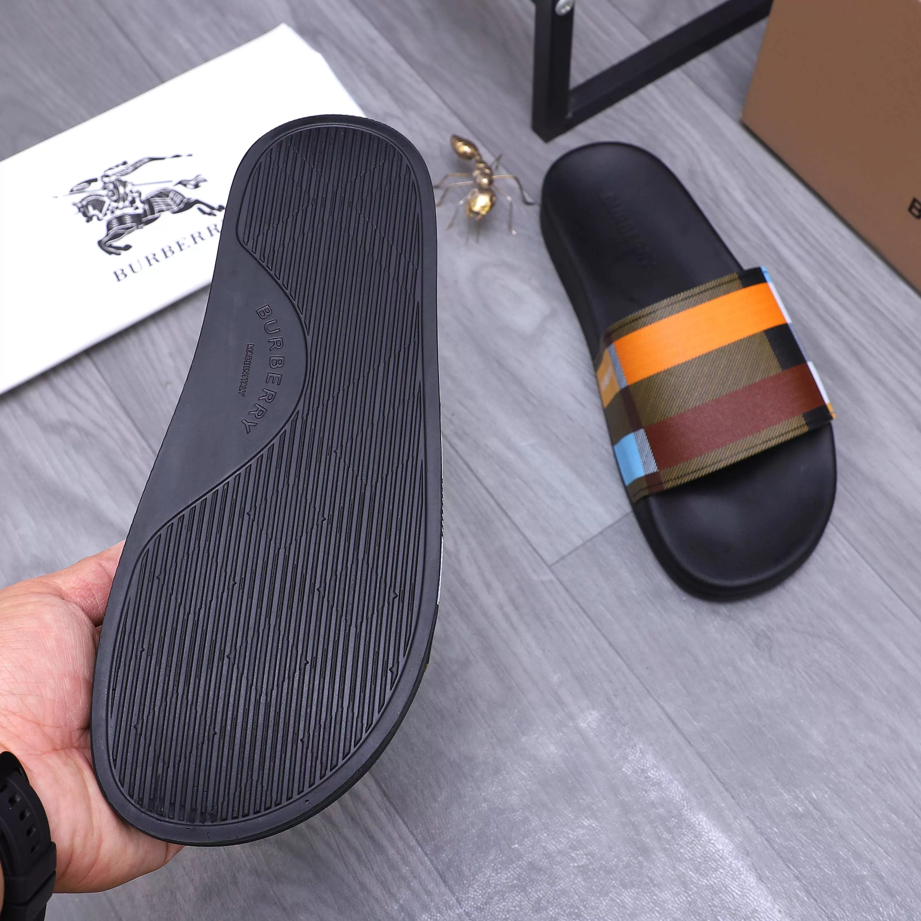 Affordable 7582 Burberry Slippers For Men