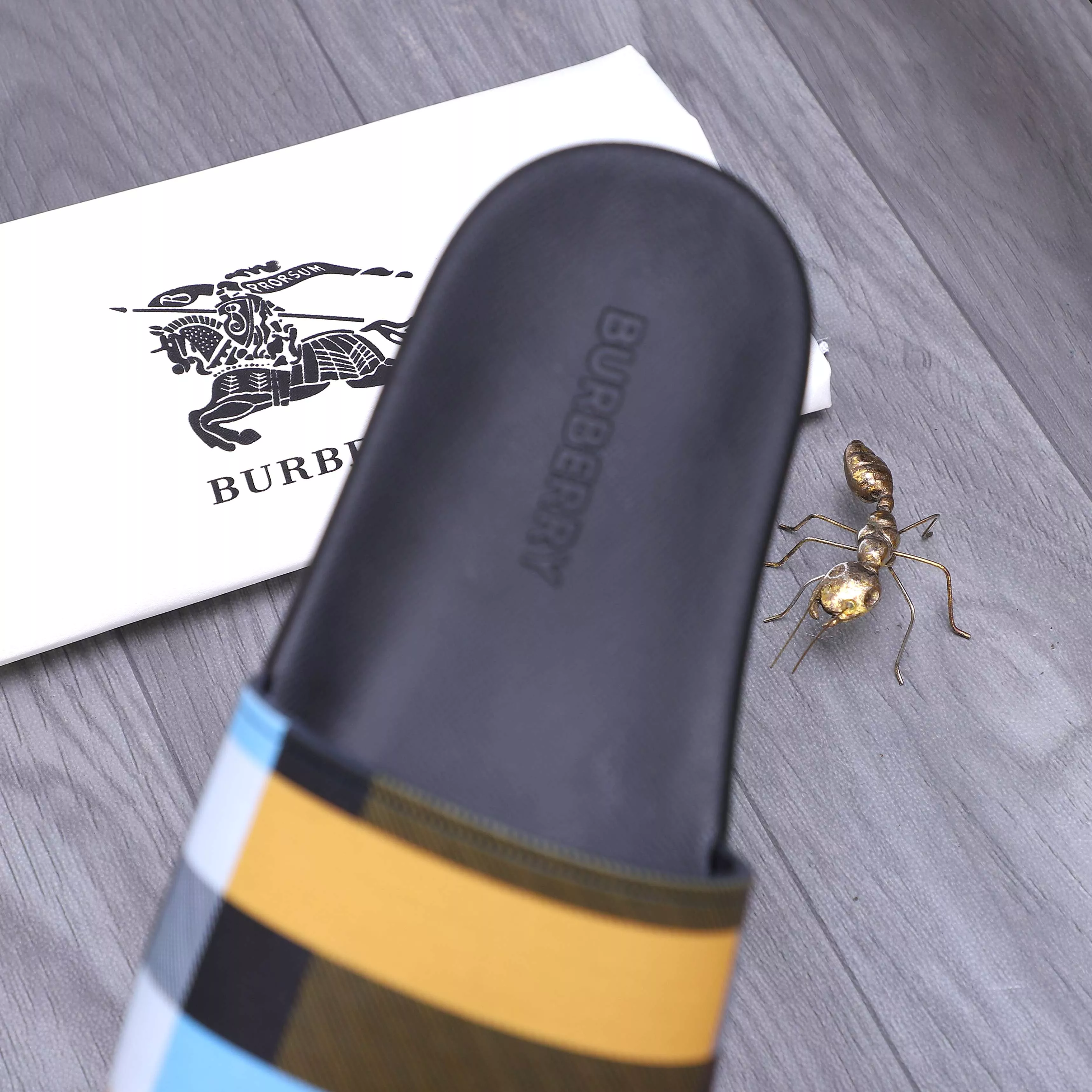 Affordable 7582 Burberry Slippers For Men