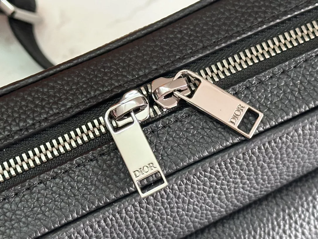 Affordable 7818 Christian Dior AAA Man Messenger Bags
