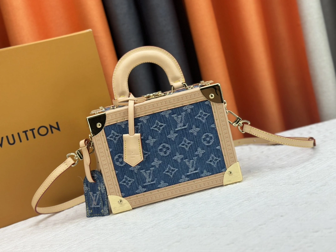 Affordable 7849 Louis Vuitton AAA Quality Messenger Bags For Women