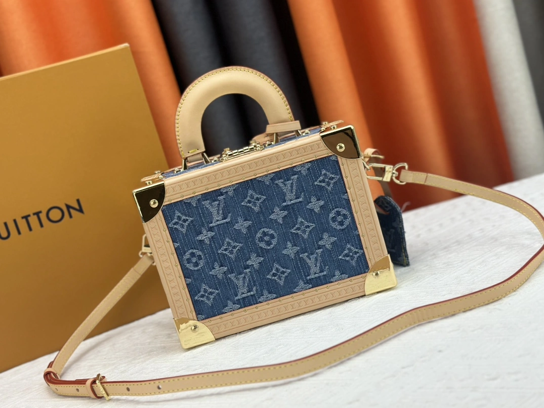 Affordable 7849 Louis Vuitton AAA Quality Messenger Bags For Women