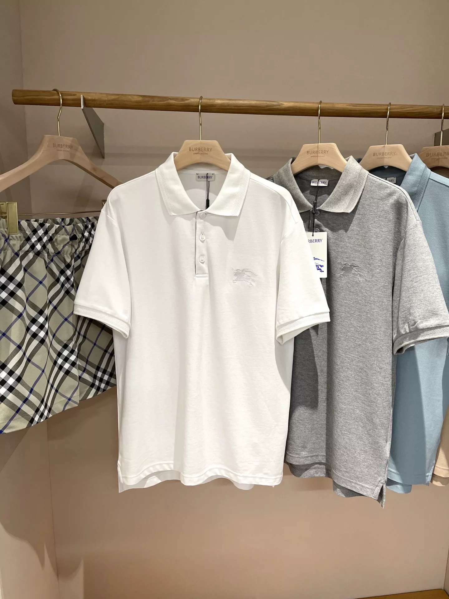Affordable 7874 Burberry T-Shirts Short Sleeved For Unisex