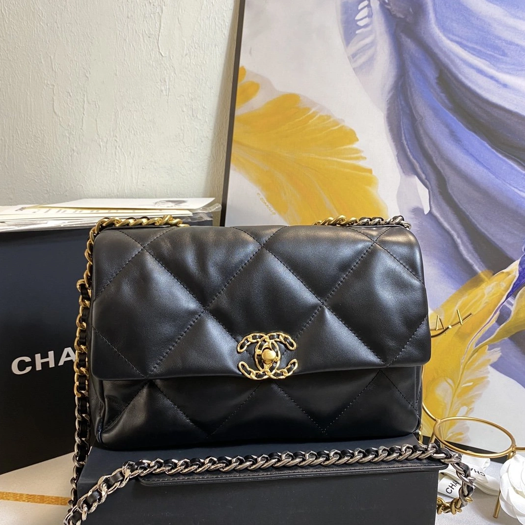 Affordable 7995 Chanel AAA Messenger Bags For Women