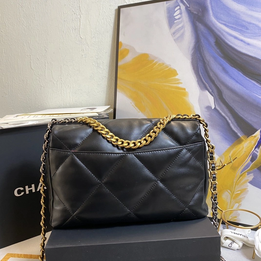 Affordable 7995 Chanel AAA Messenger Bags For Women